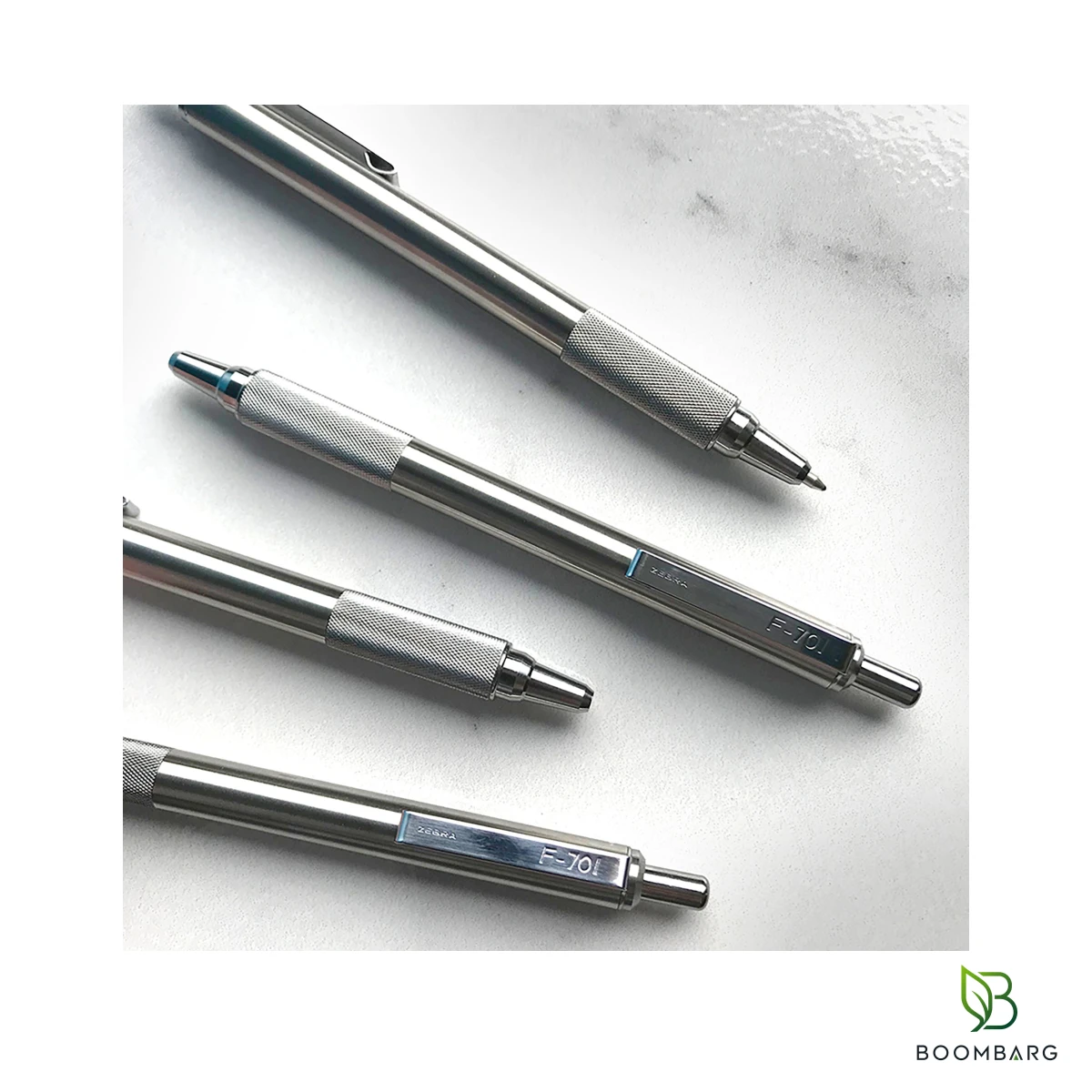 boombarg-zebra-f701-main خودکار زبرا مدل F-701 نوک 0.7 میلیمتر با رنگ نوشتار آبی و مشکی - بومبرگ
